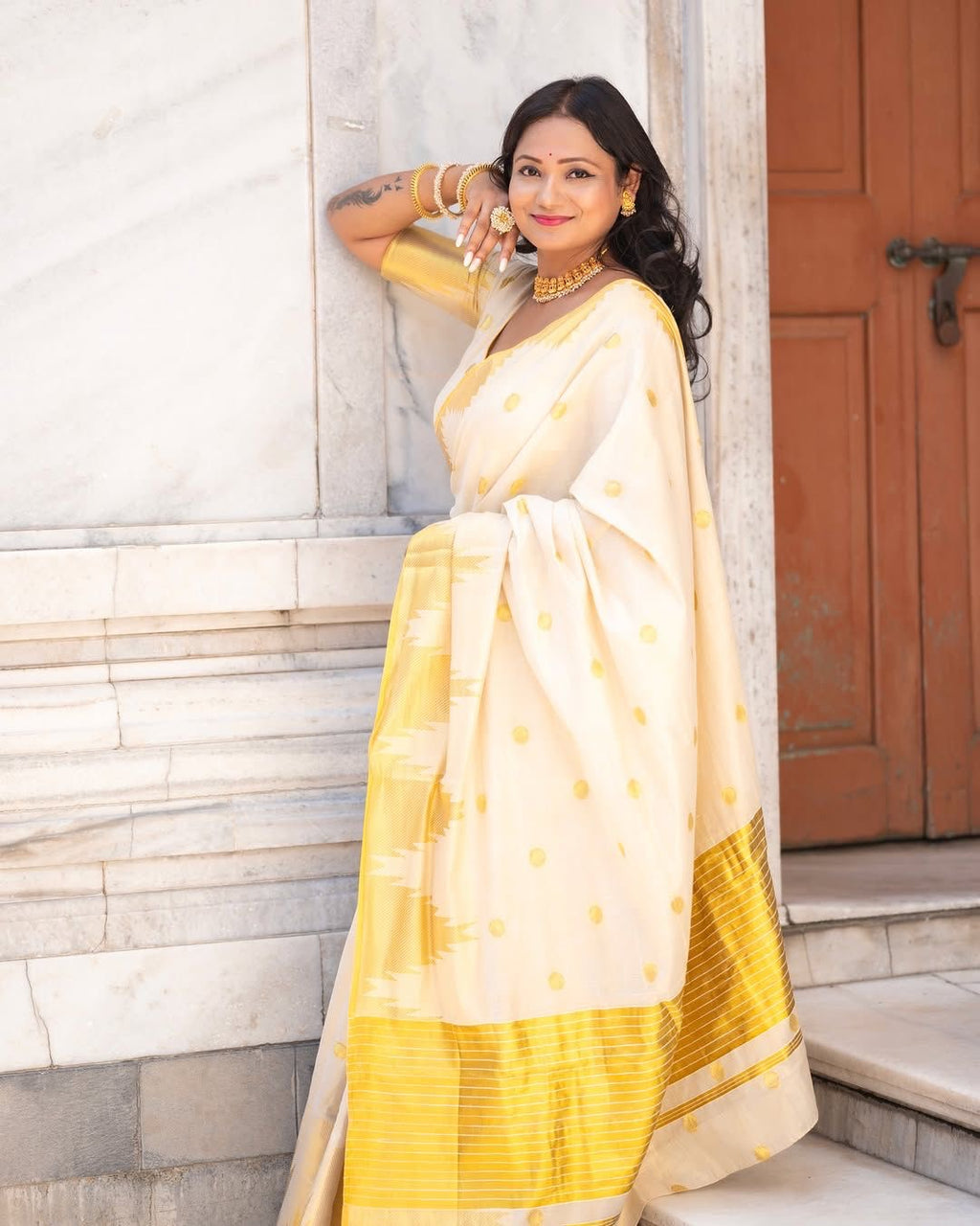 Kaavyam:Handloom Replica tissue saree