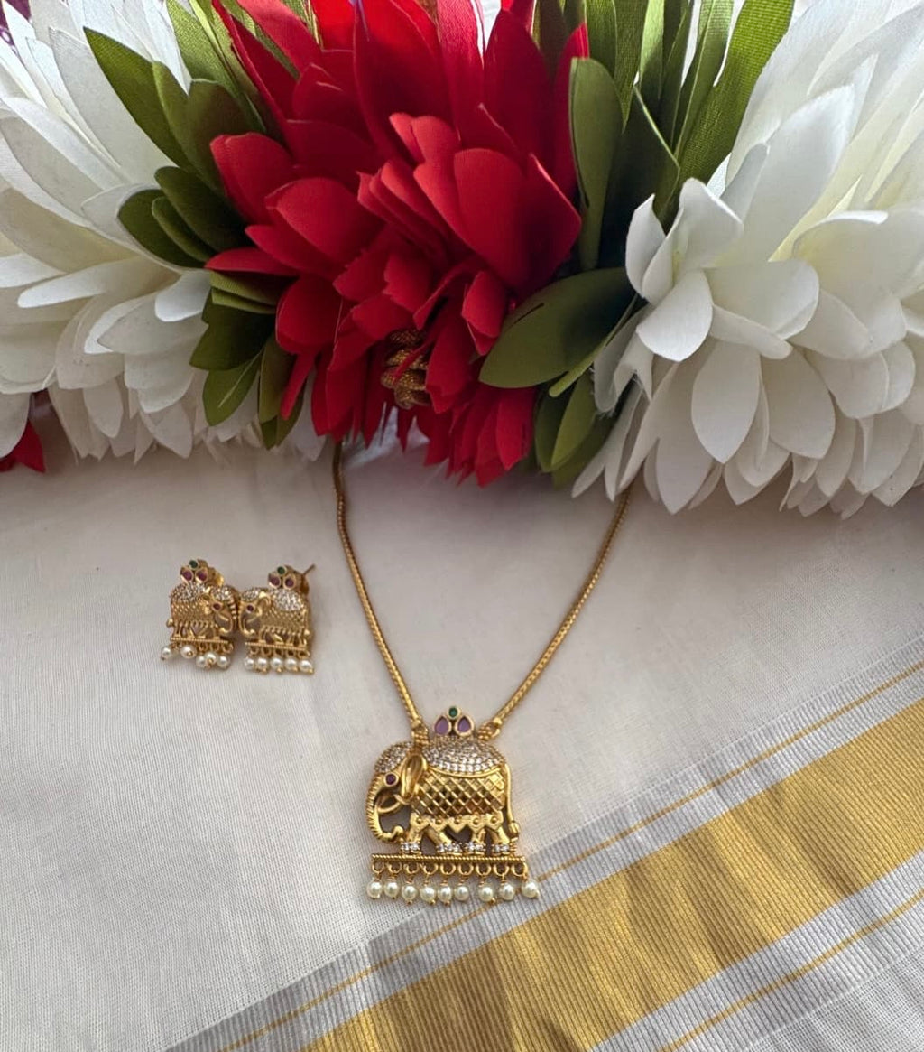Elephant Neckset