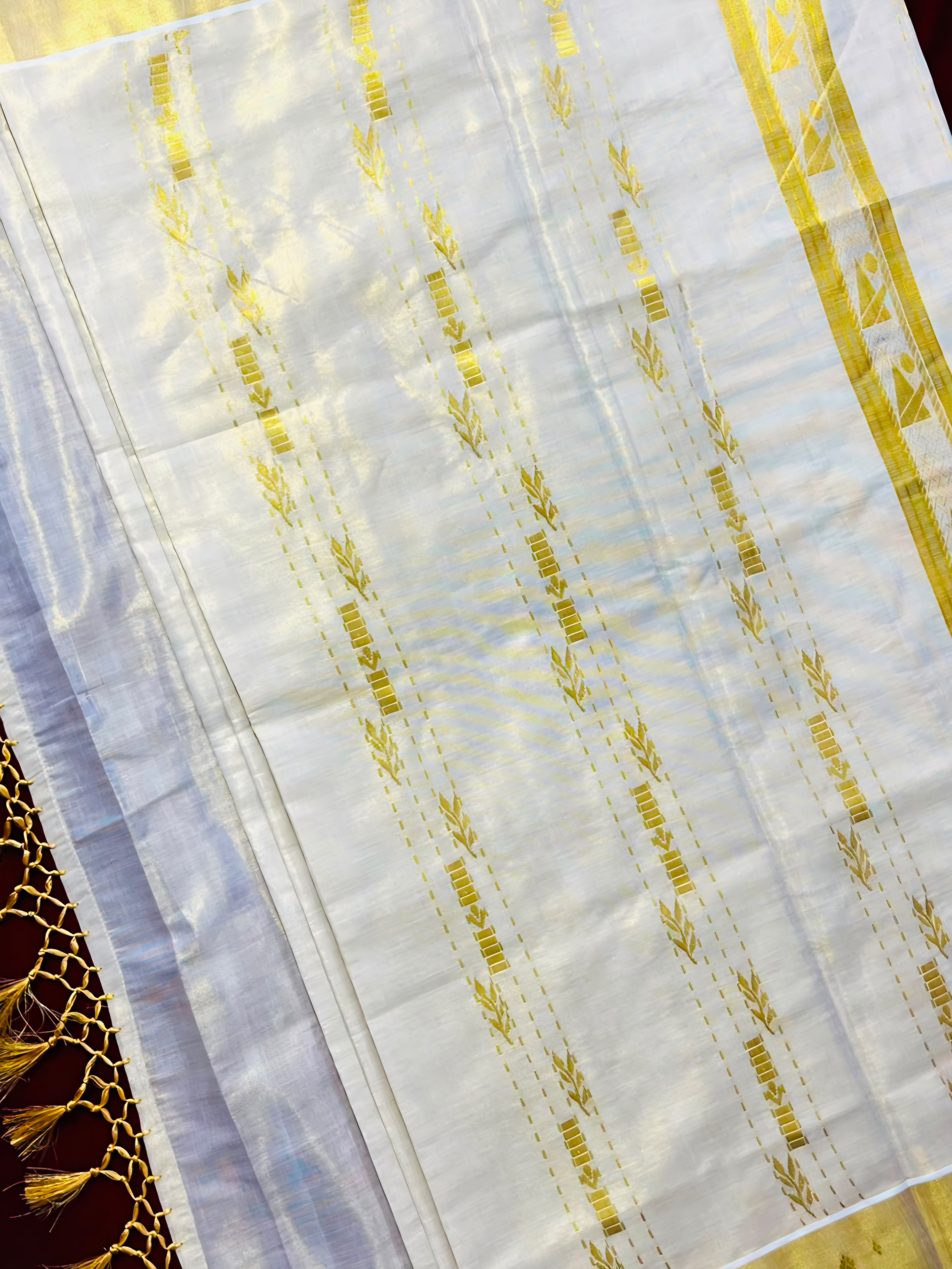 Mayilazhagu: Golden Tissue Weaved Design(Handloom Replica)