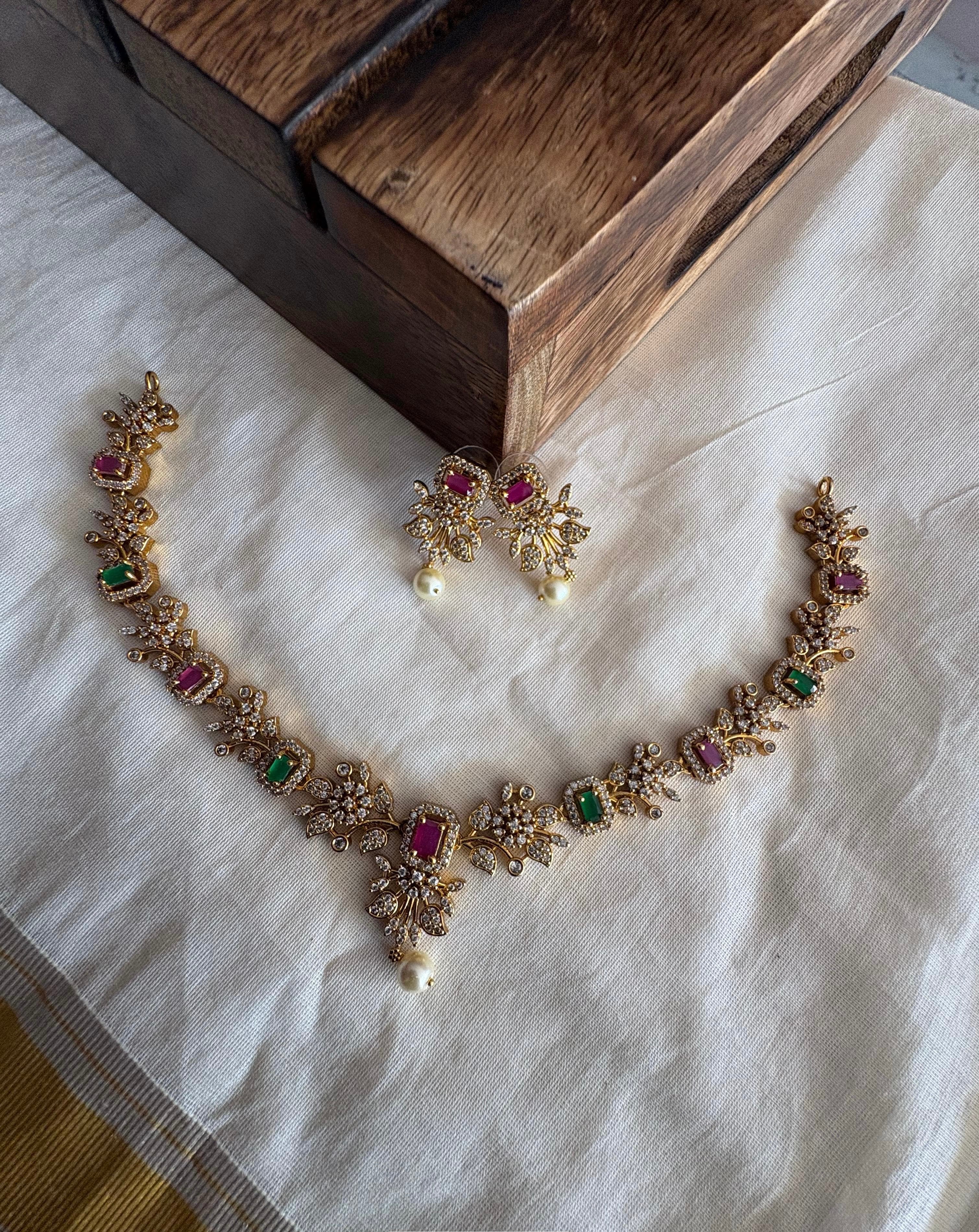 Laya Necklace