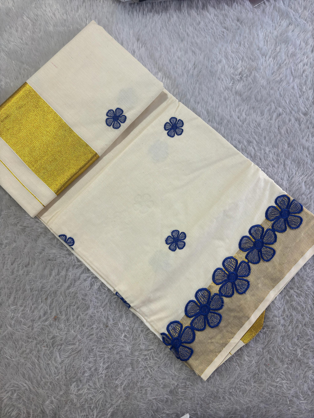 Blue scallop work cotton saree (Akirithi)