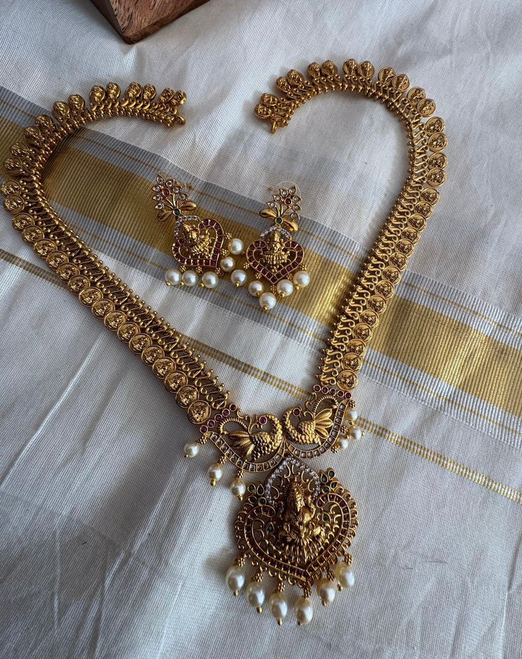 Lakshmi long neckset