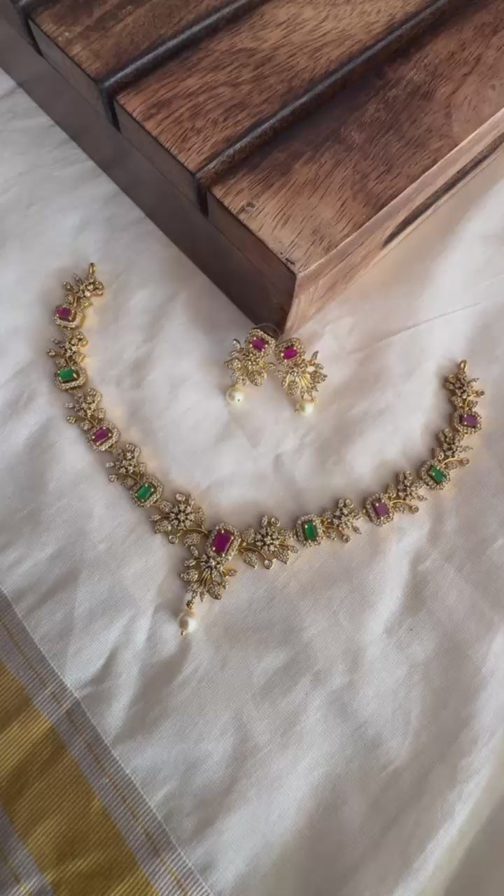 Laya Necklace