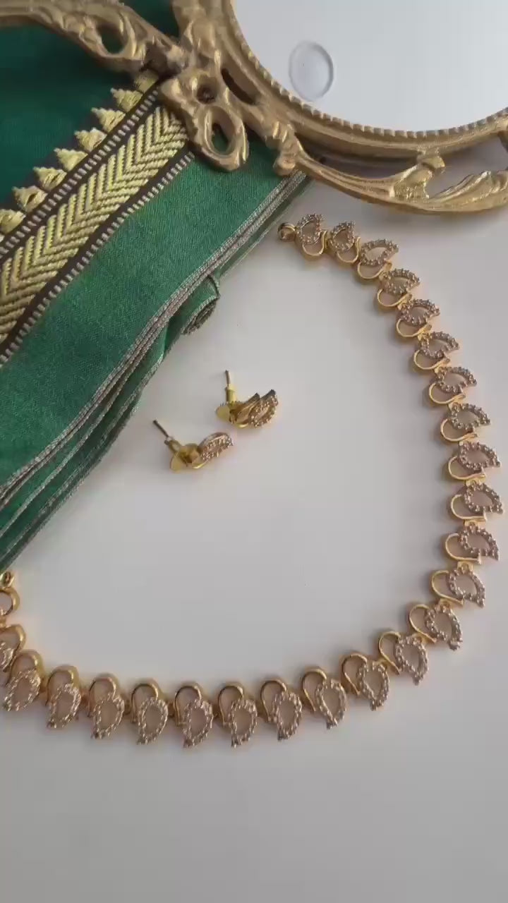 Leaf Stone Necklace